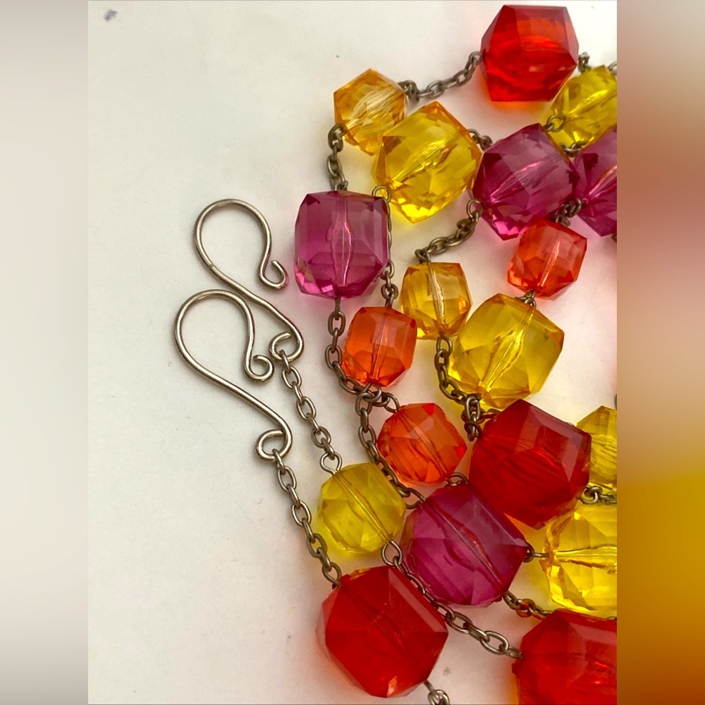 Extra long Tropical color necklace, Faceted lucite squares 78”in - Picture 6 of 9